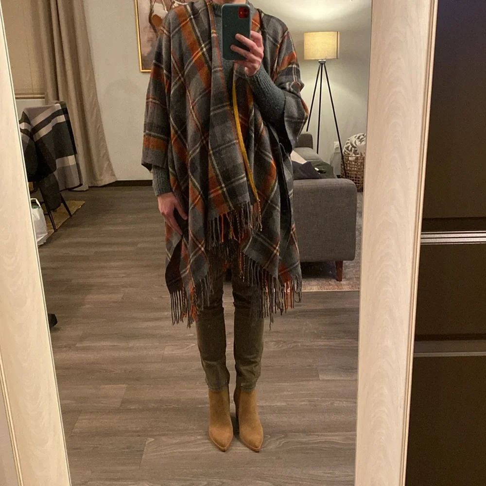 Gray and rust plaid wool wrap - Picture 1 of 5